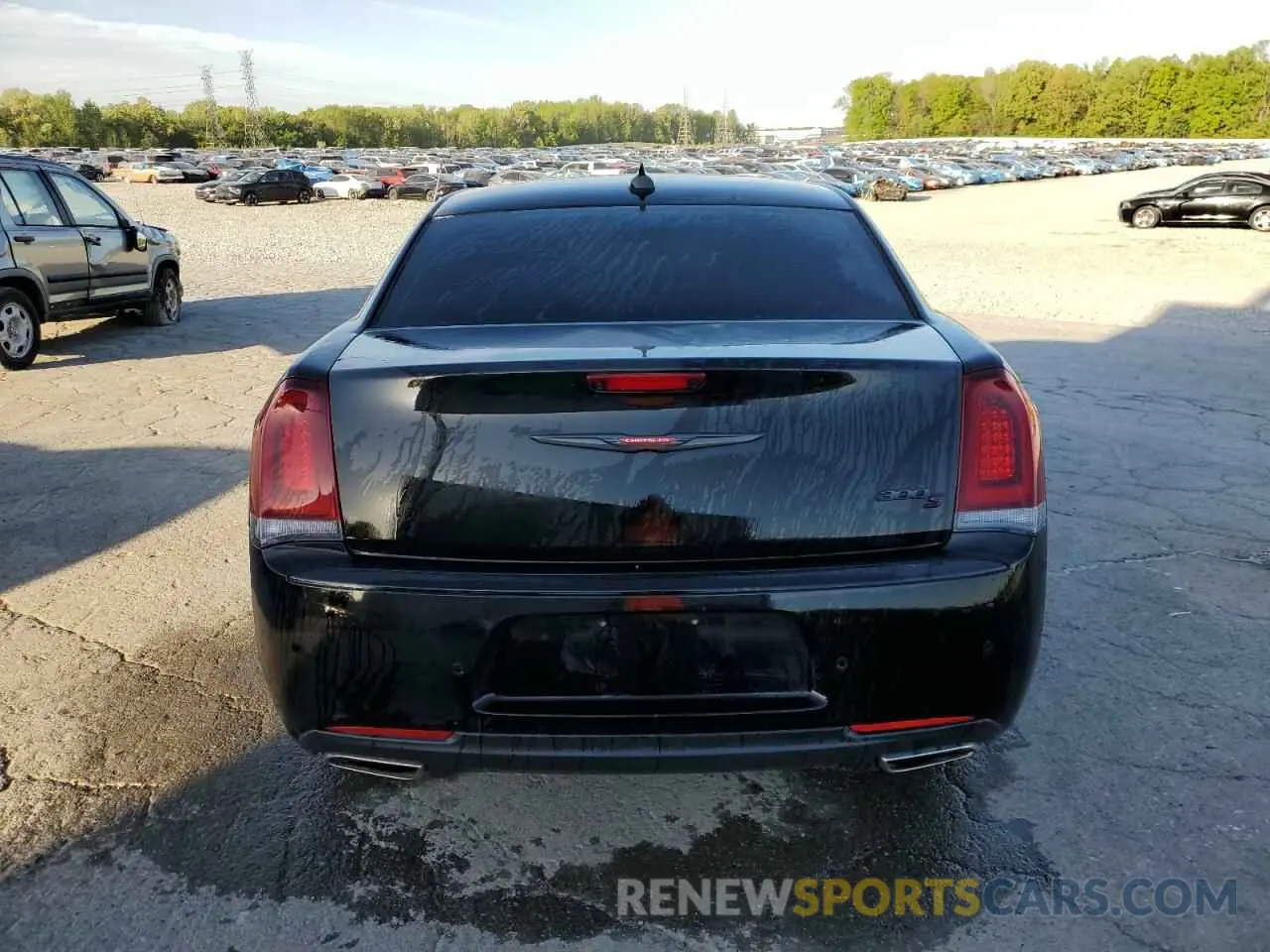 6 Photograph of a damaged car 2C3CCABG1PH589915 CHRYSLER 300 2023