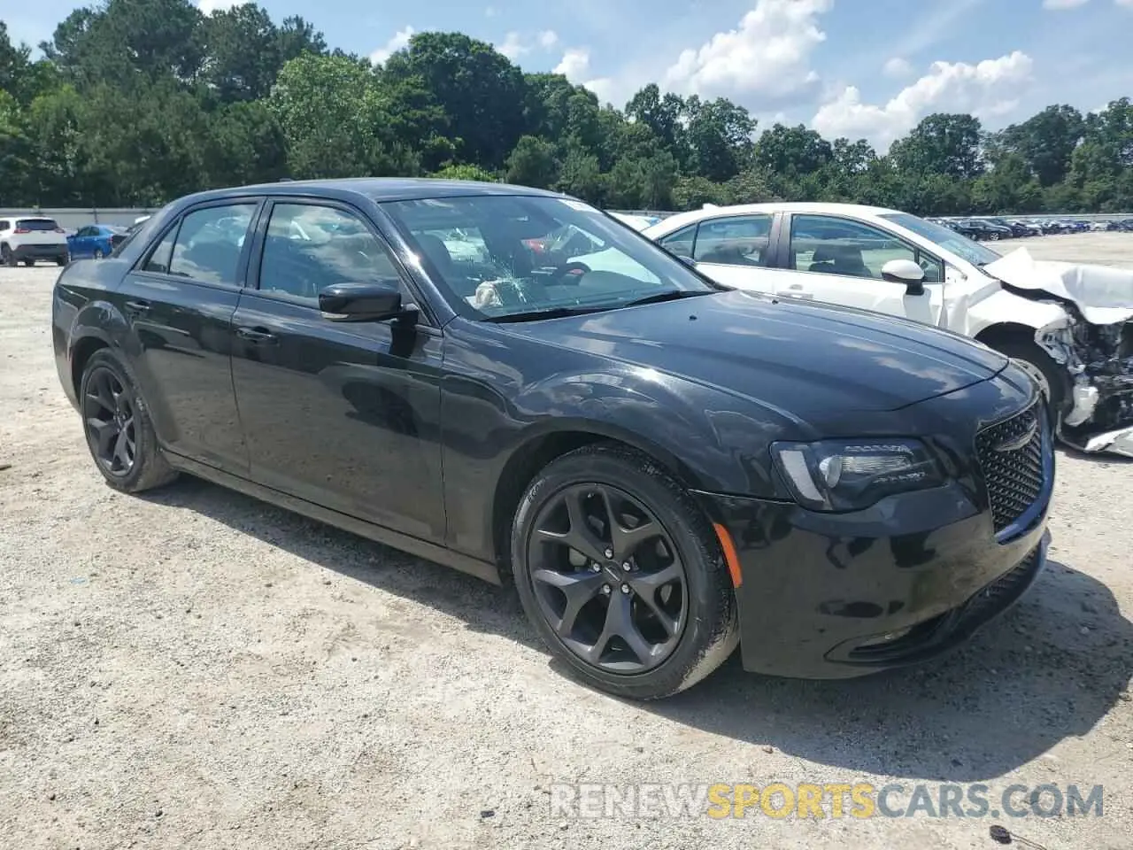 4 Photograph of a damaged car 2C3CCABG1PH637185 CHRYSLER 300 2023
