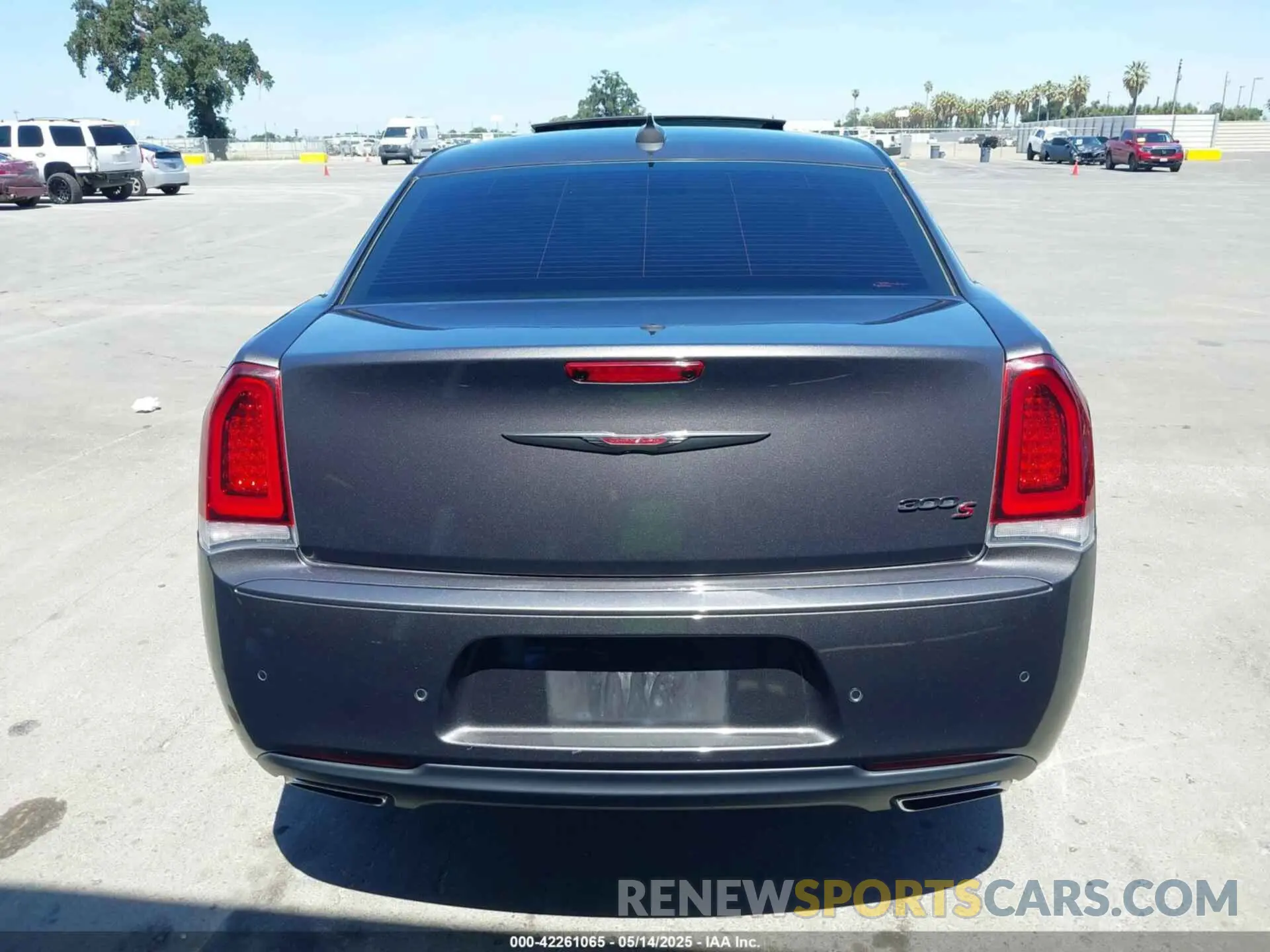 15 Photograph of a damaged car 2C3CCABG3PH537539 CHRYSLER 300 2023