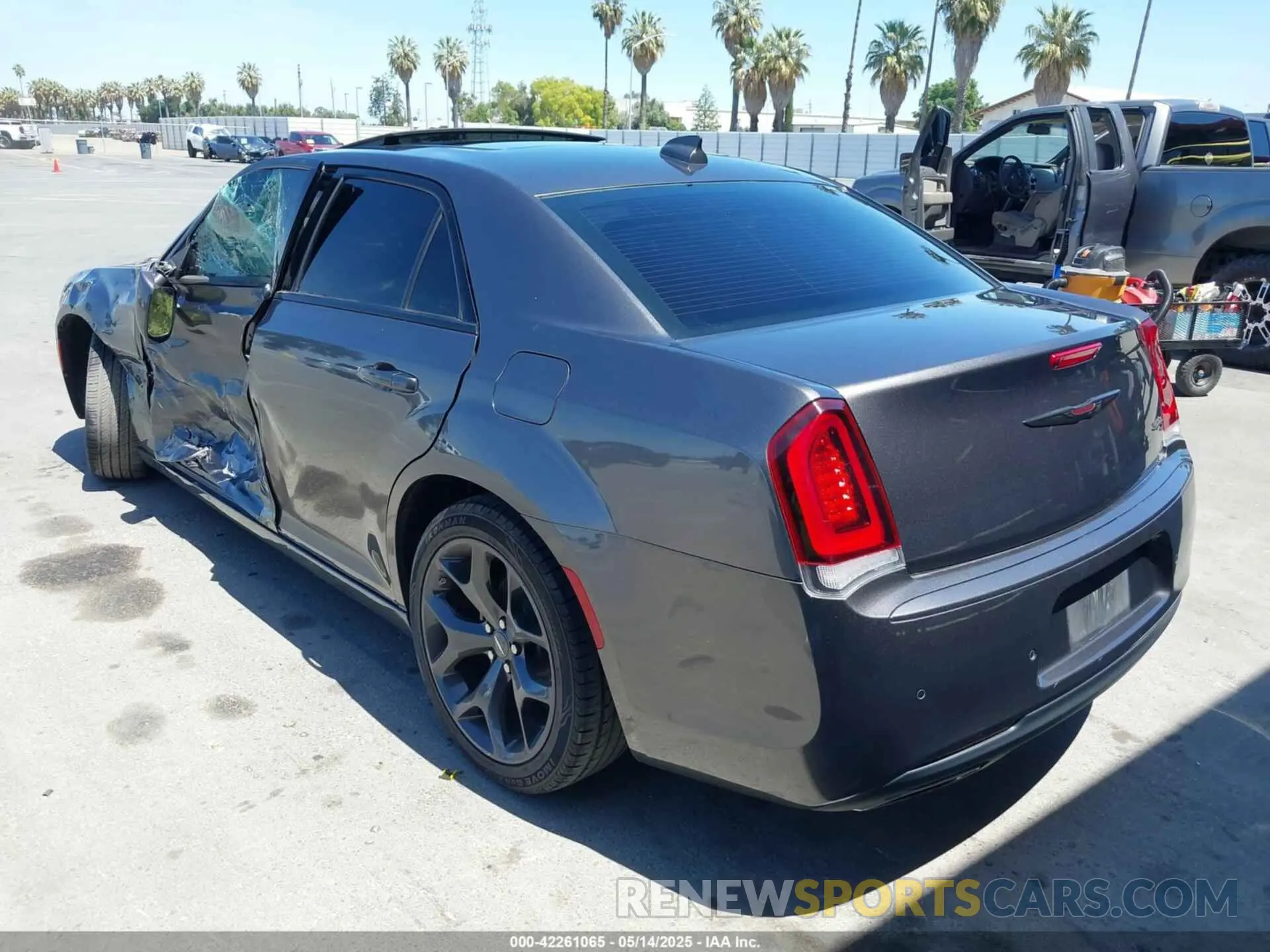 3 Photograph of a damaged car 2C3CCABG3PH537539 CHRYSLER 300 2023