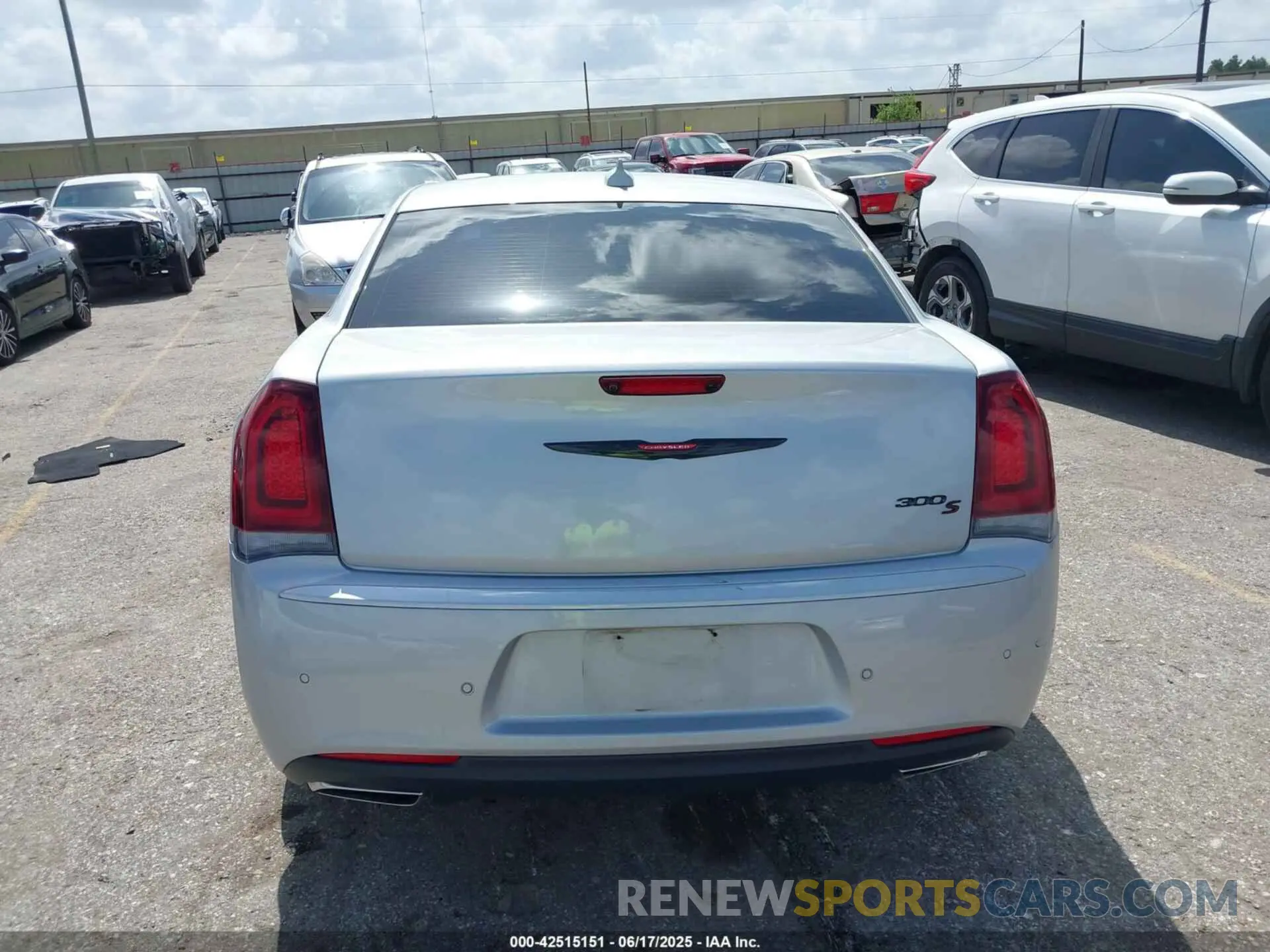 17 Photograph of a damaged car 2C3CCABG4PH524279 CHRYSLER 300 2023