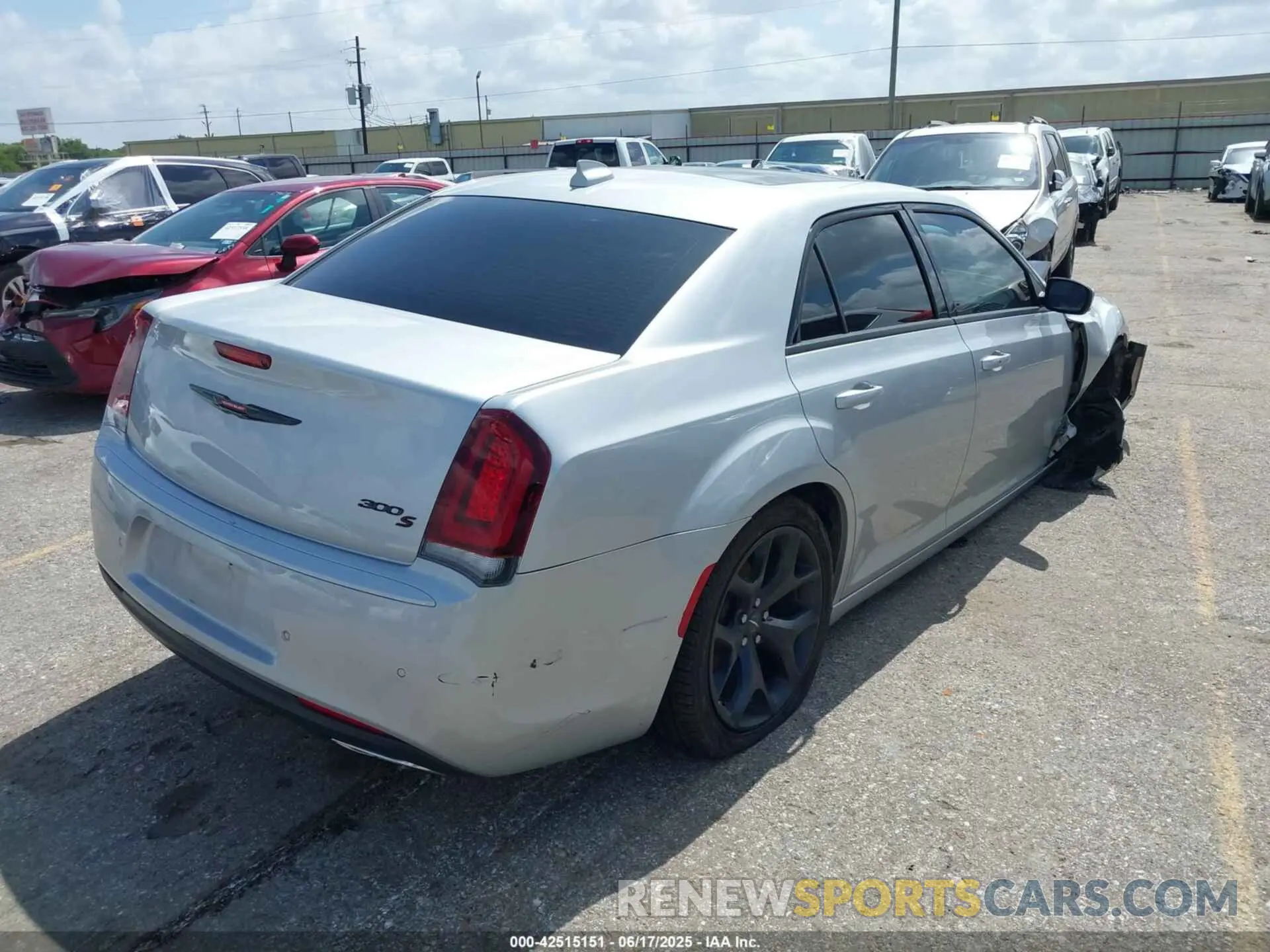 4 Photograph of a damaged car 2C3CCABG4PH524279 CHRYSLER 300 2023