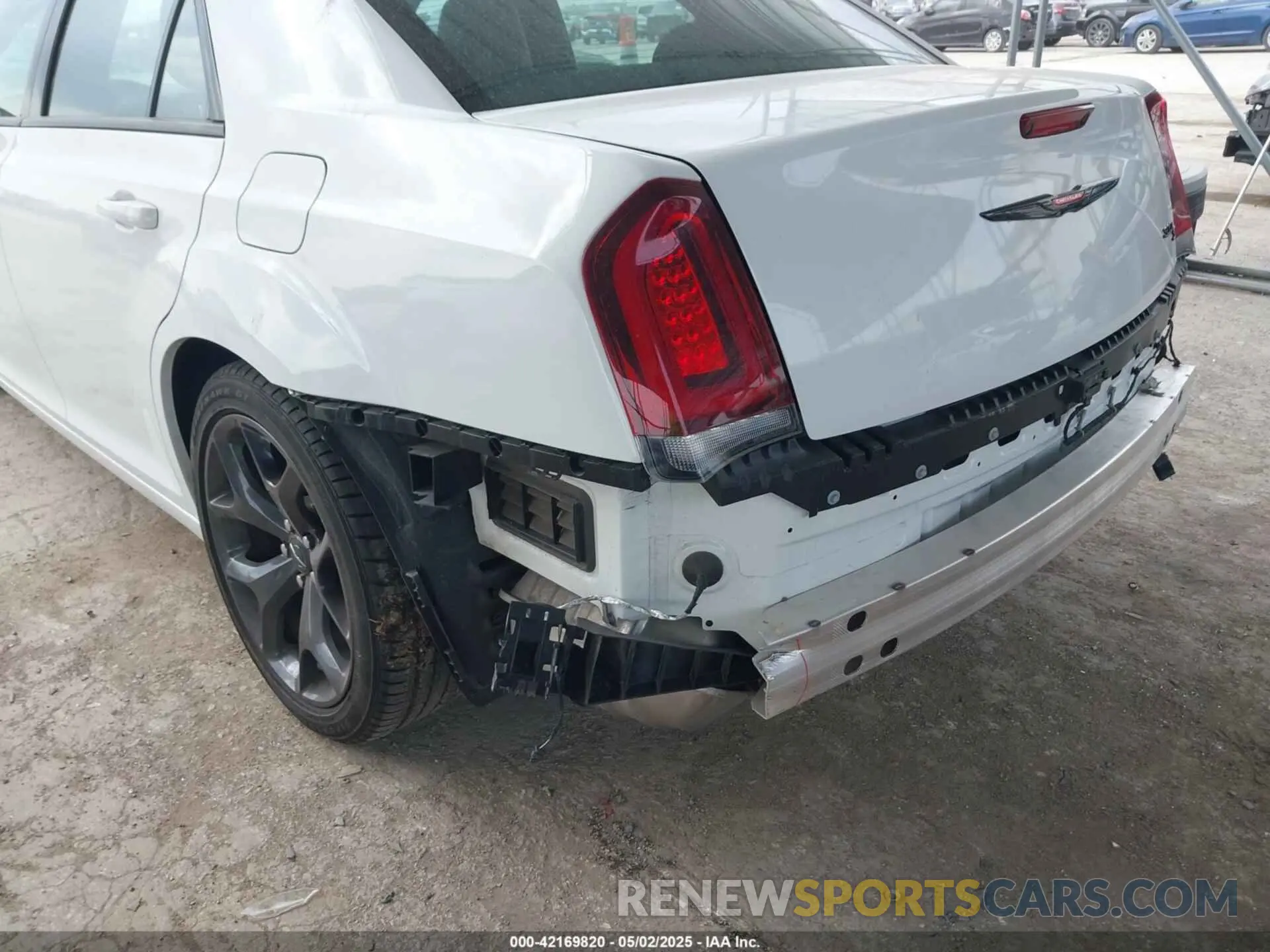 6 Photograph of a damaged car 2C3CCABG7PH637028 CHRYSLER 300 2023