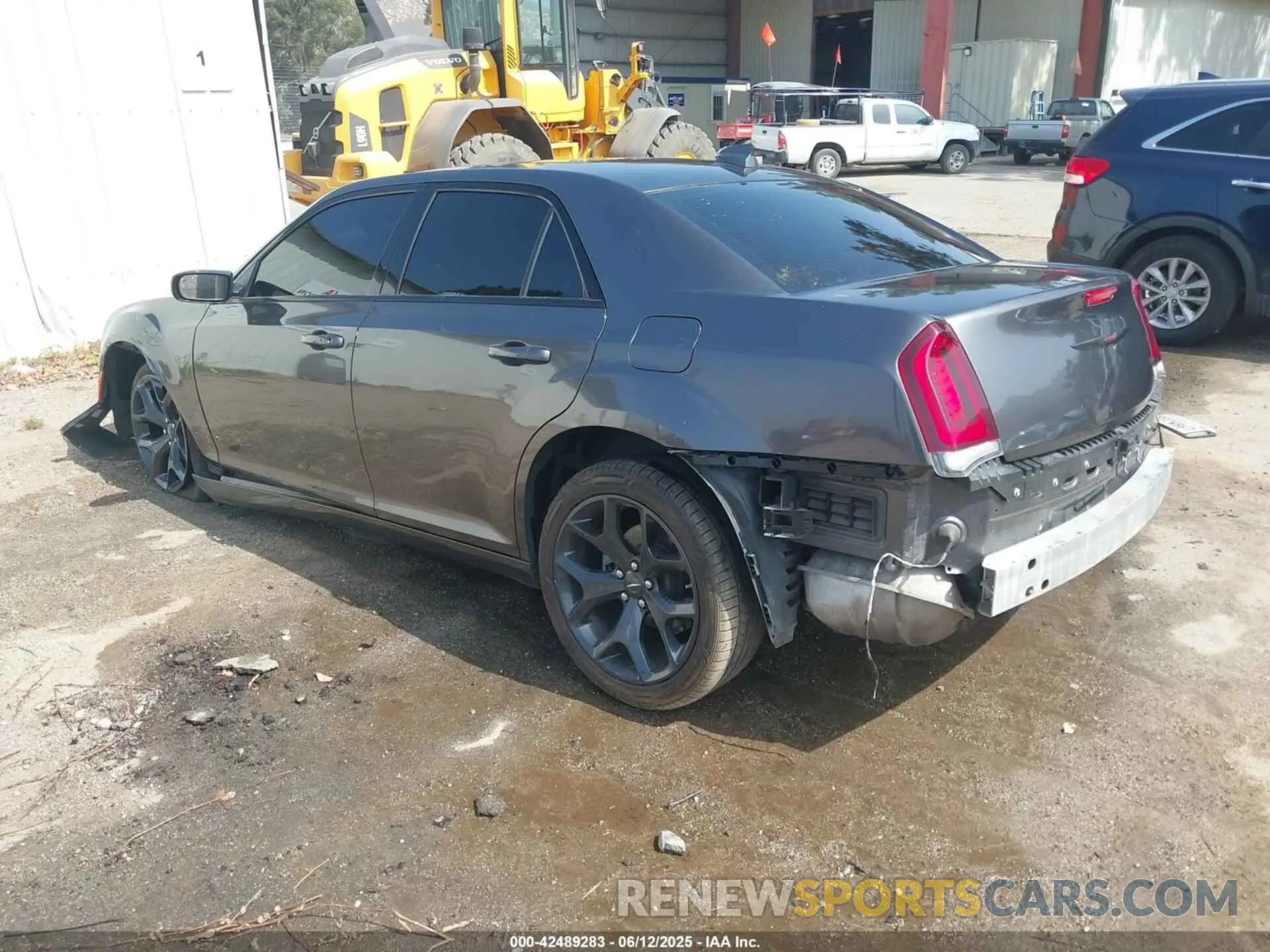3 Photograph of a damaged car 2C3CCABG8PH573128 CHRYSLER 300 2023