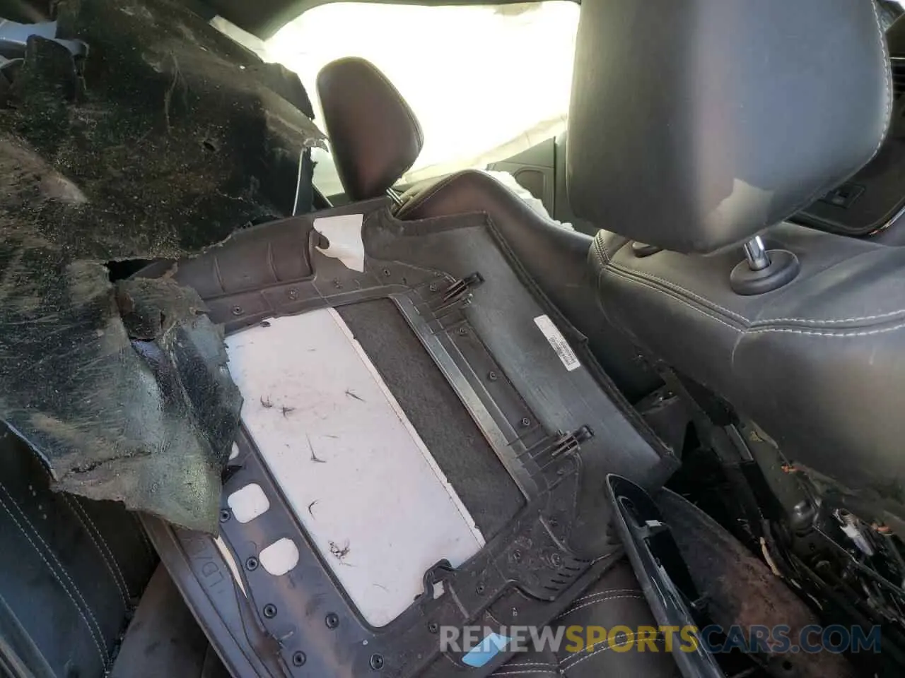 10 Photograph of a damaged car 2C3CCABGXPH633328 CHRYSLER 300 2023
