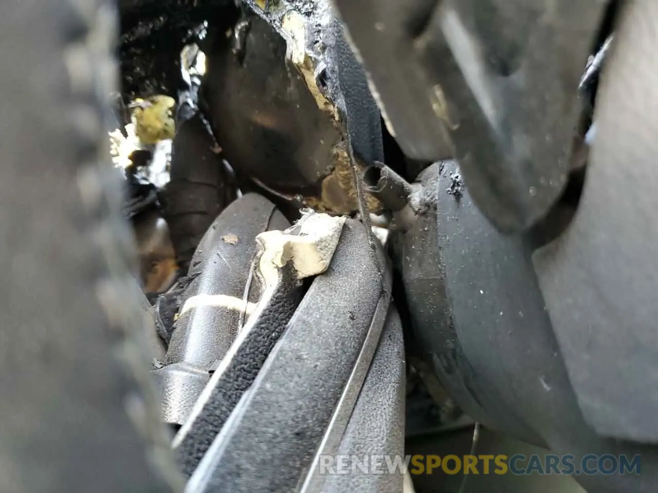 9 Photograph of a damaged car 2C3CCABGXPH633328 CHRYSLER 300 2023