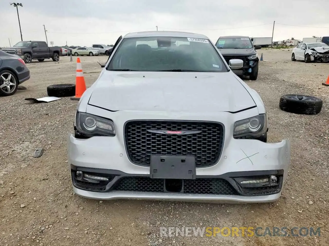 5 Photograph of a damaged car 2C3CCABT0PH691493 CHRYSLER 300 2023