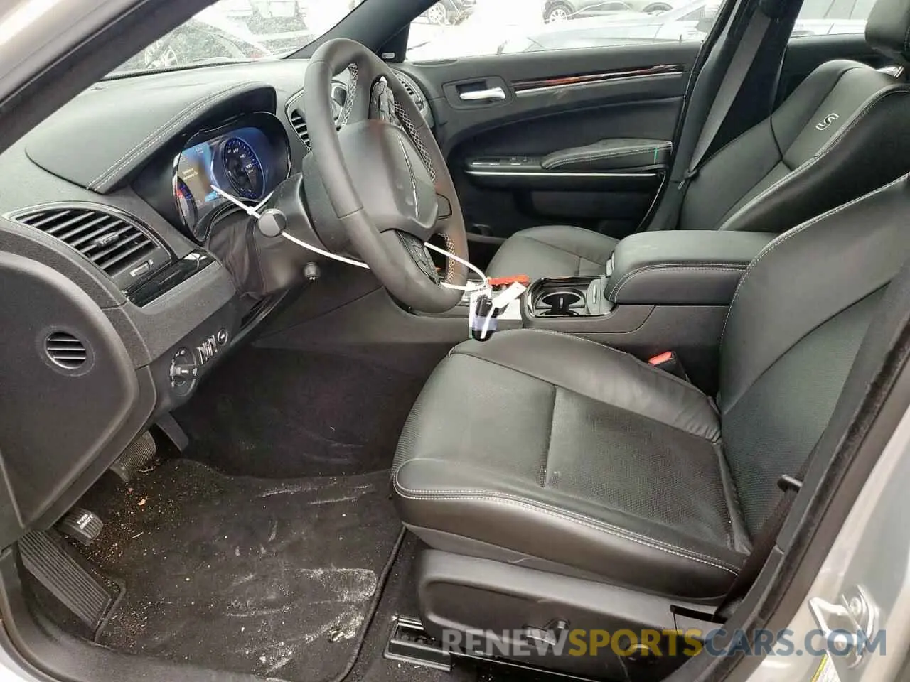 7 Photograph of a damaged car 2C3CCABT0PH691493 CHRYSLER 300 2023