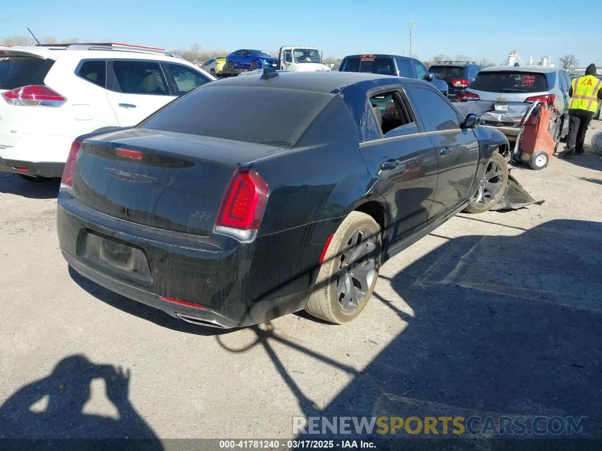 4 Photograph of a damaged car 2C3CCADG1PH624580 CHRYSLER 300 2023