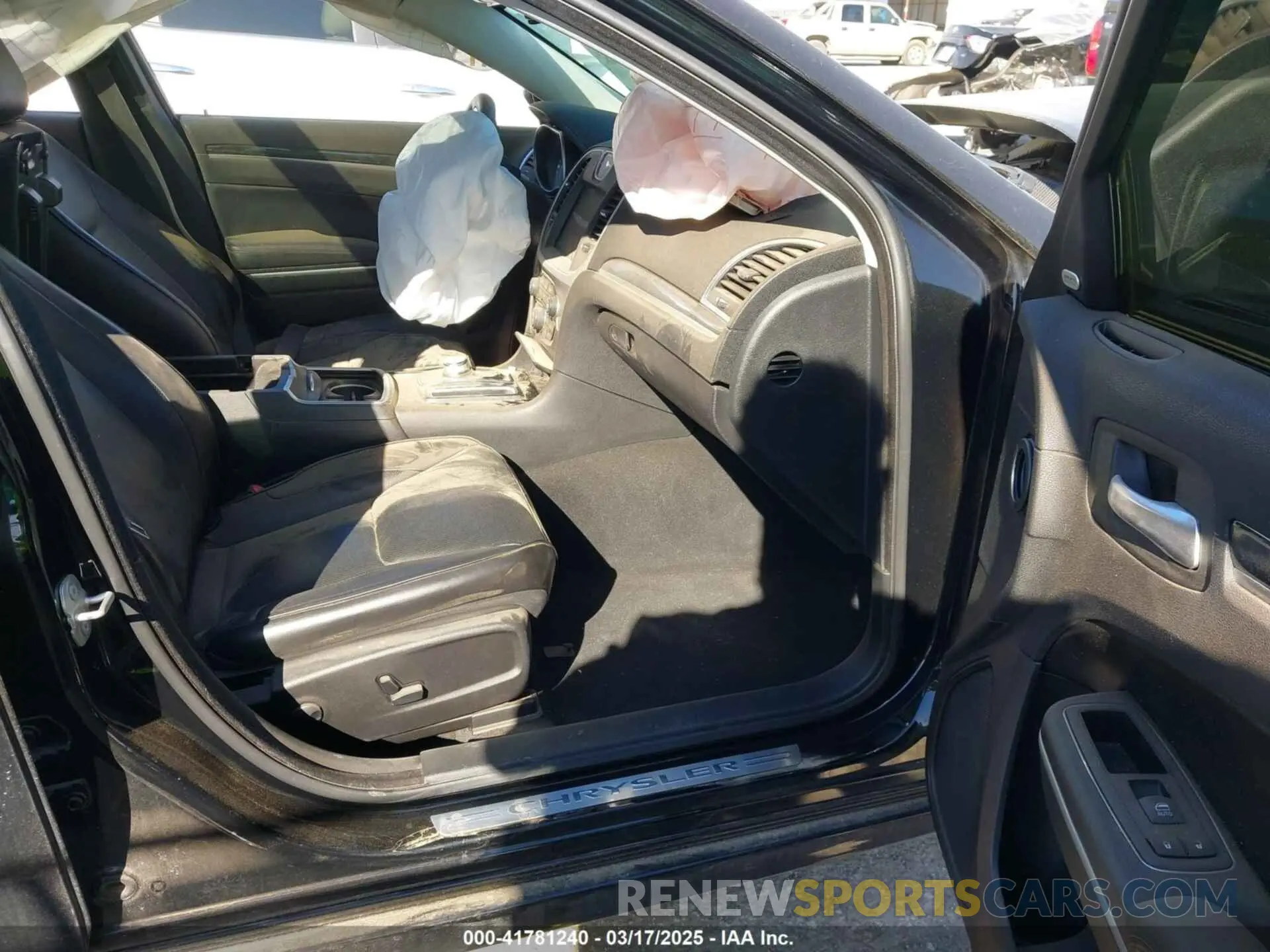 5 Photograph of a damaged car 2C3CCADG1PH624580 CHRYSLER 300 2023