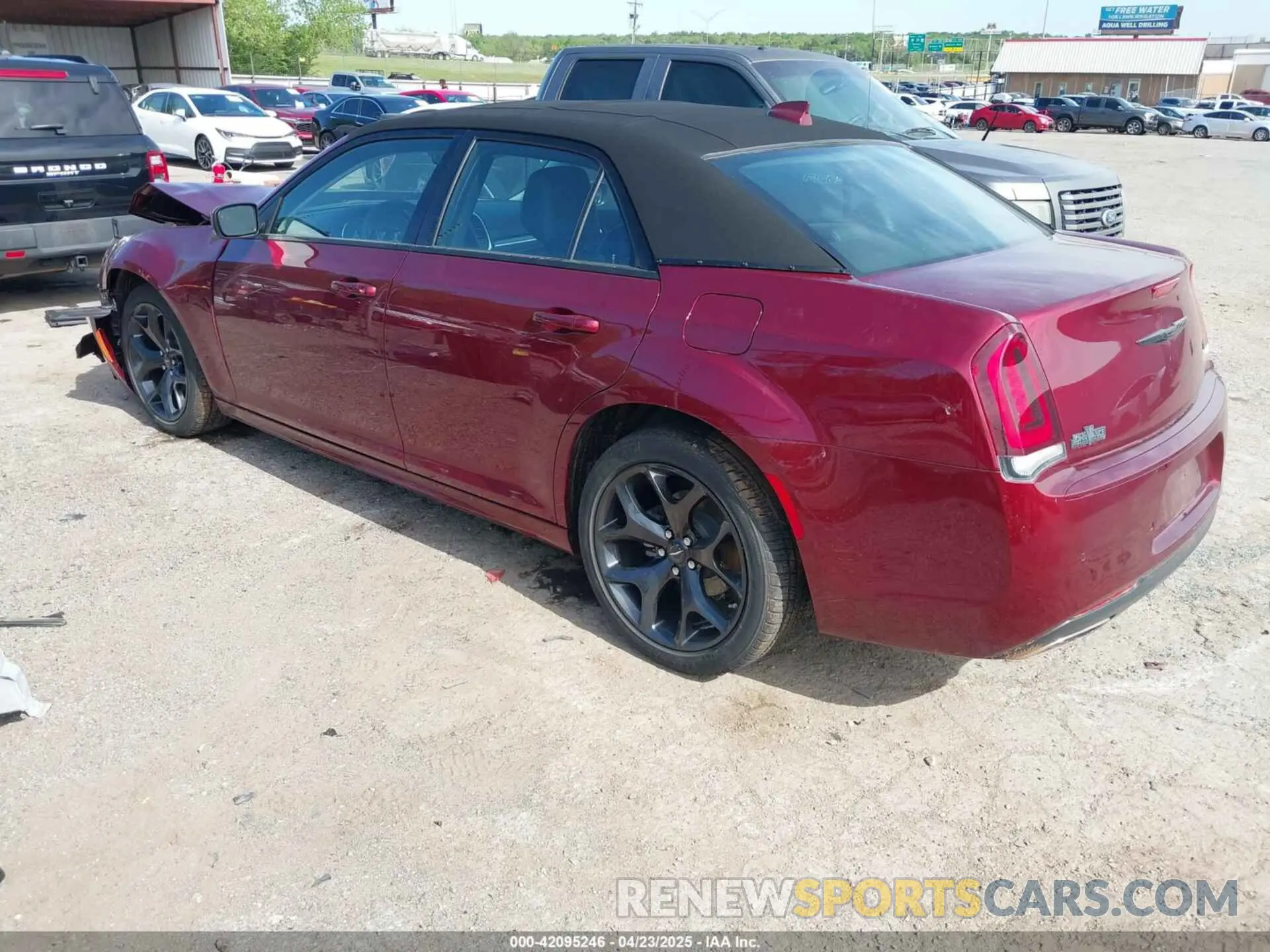 3 Photograph of a damaged car 2C3CCADG3PH706973 CHRYSLER 300 2023