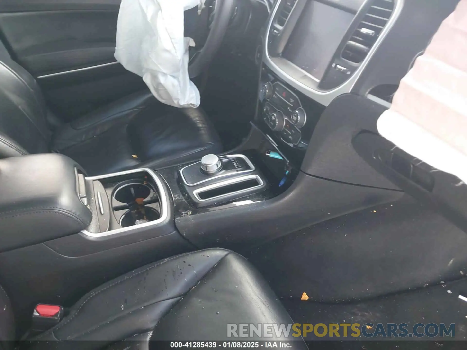 5 Photograph of a damaged car 2C3CCADG6PH613901 CHRYSLER 300 2023