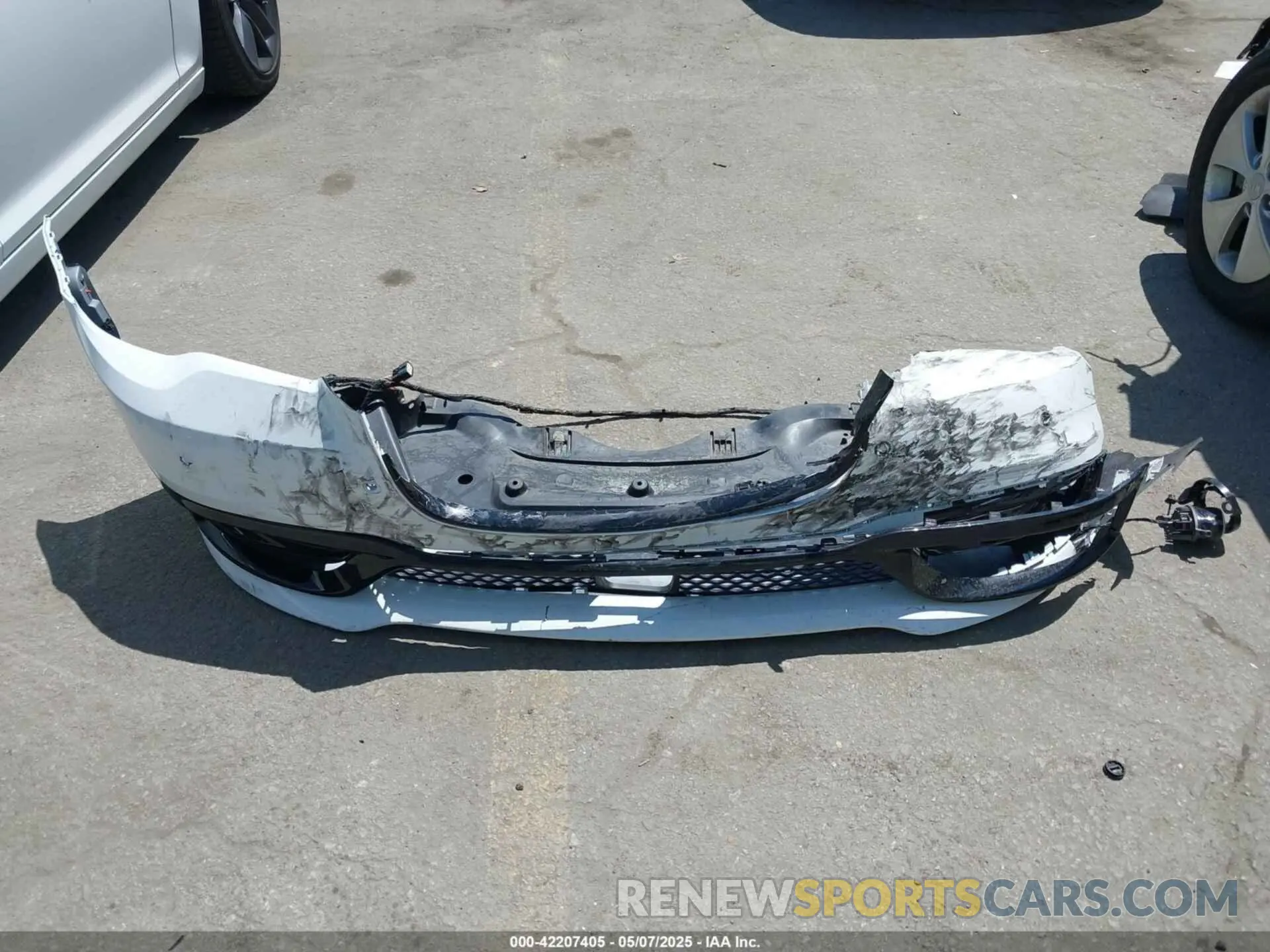 12 Photograph of a damaged car 2C3CCAPJ0PH501084 CHRYSLER 300 2023