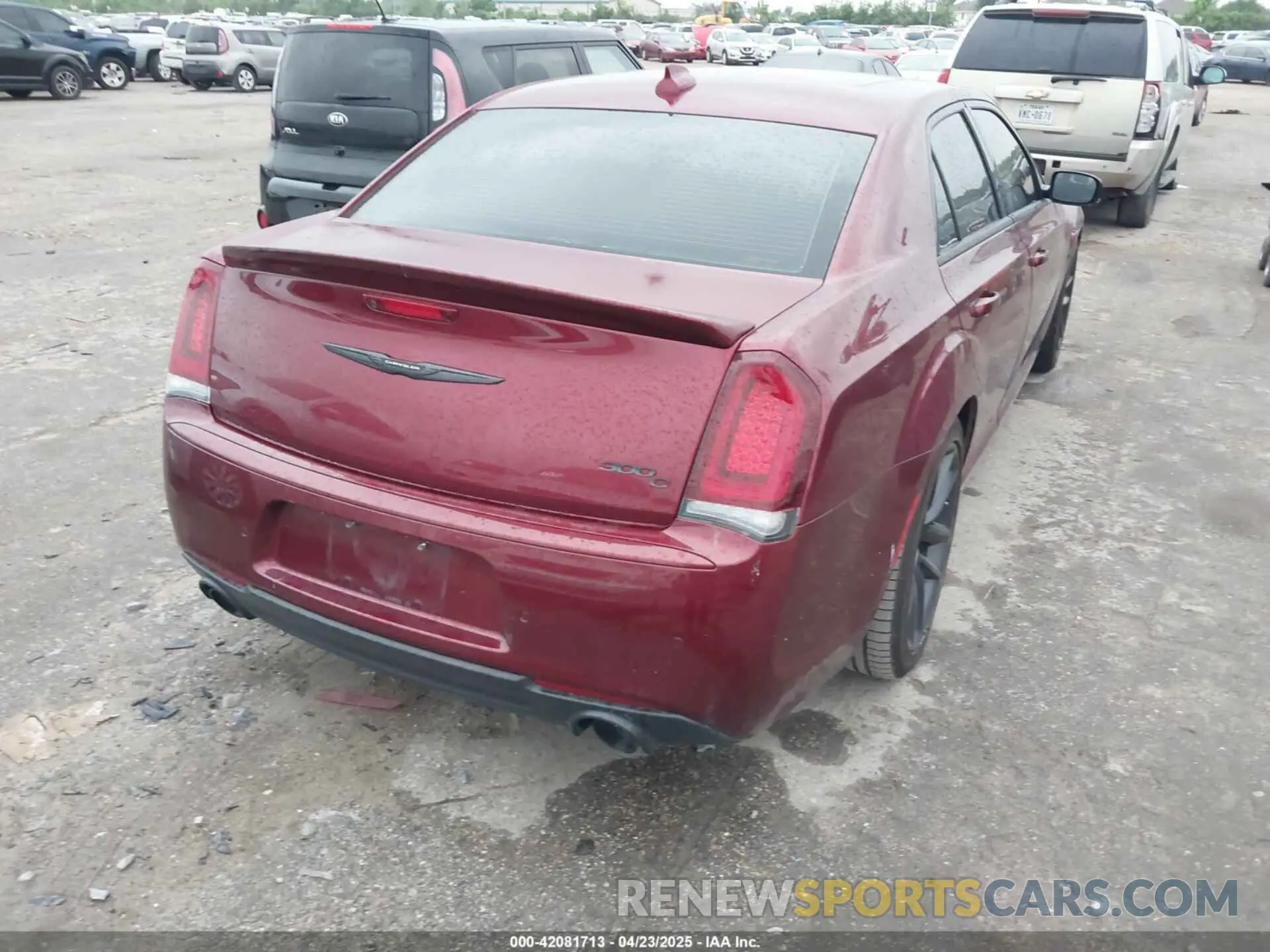 4 Photograph of a damaged car 2C3CCAPJ2PH500325 CHRYSLER 300 2023
