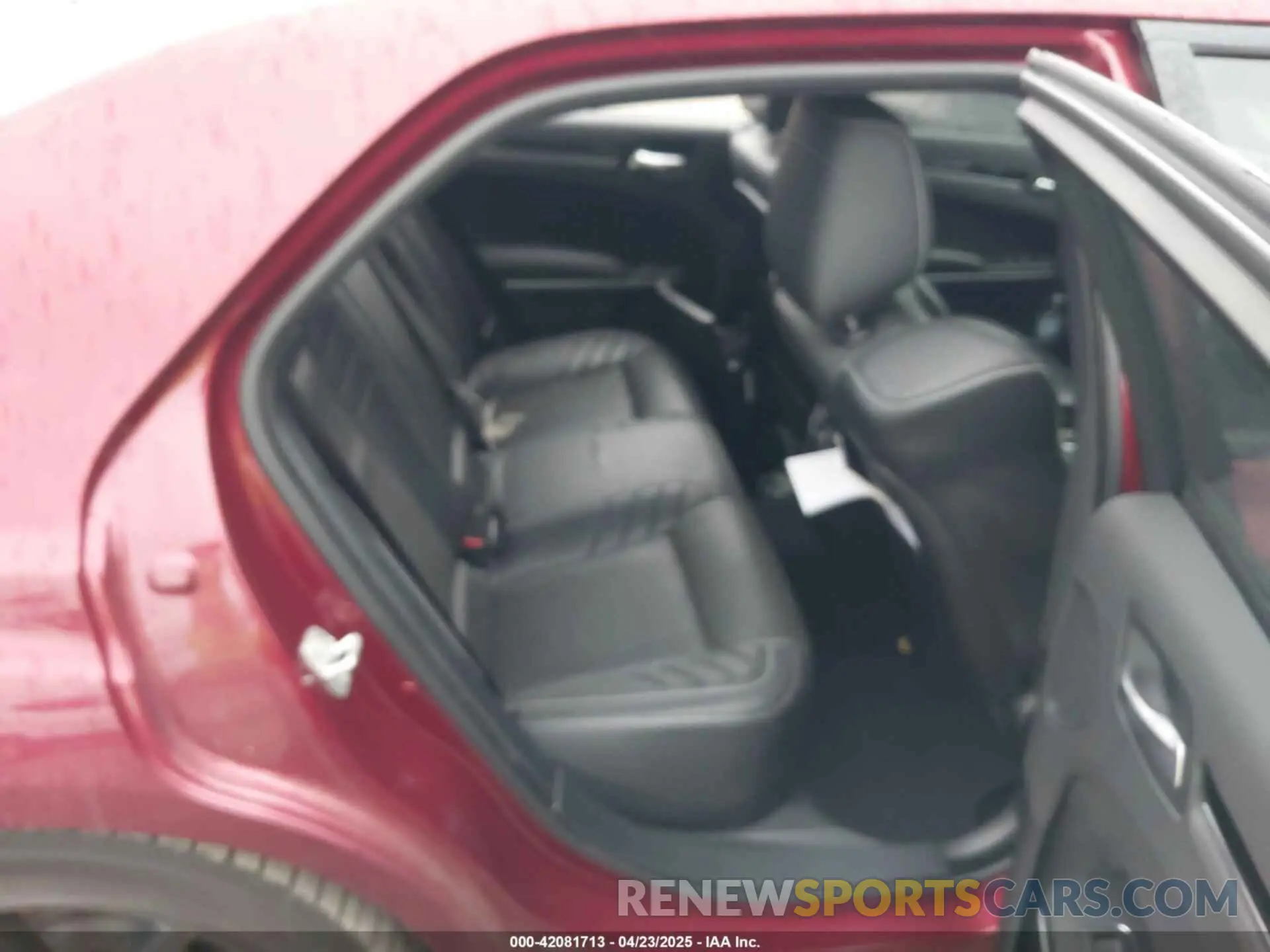 8 Photograph of a damaged car 2C3CCAPJ2PH500325 CHRYSLER 300 2023