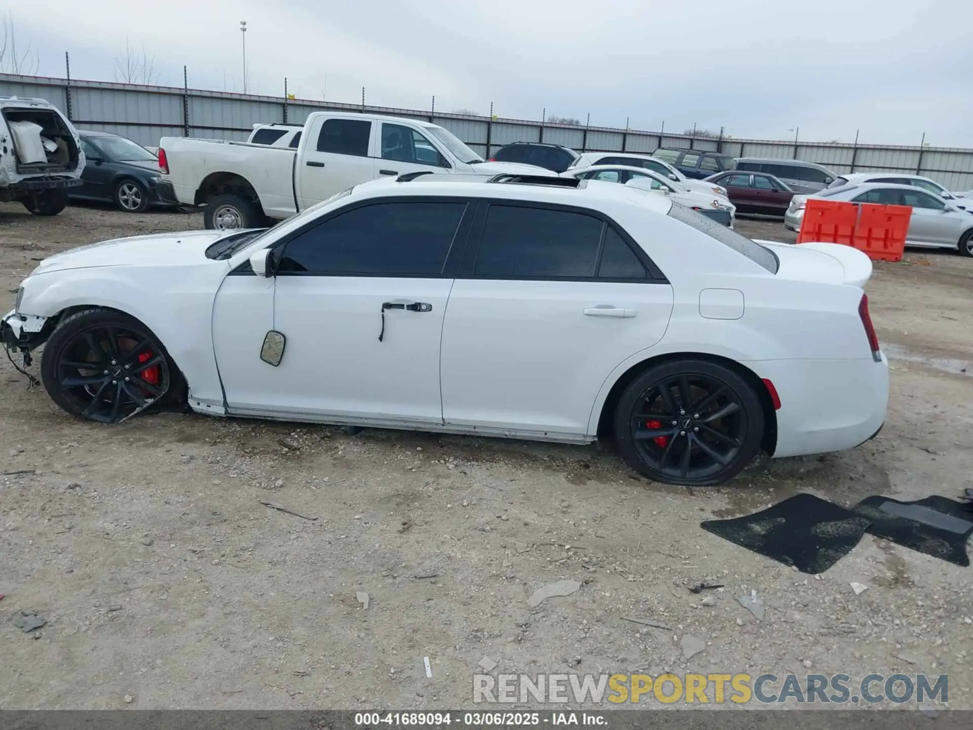14 Photograph of a damaged car 2C3CCAPJXPH542385 CHRYSLER 300 2023