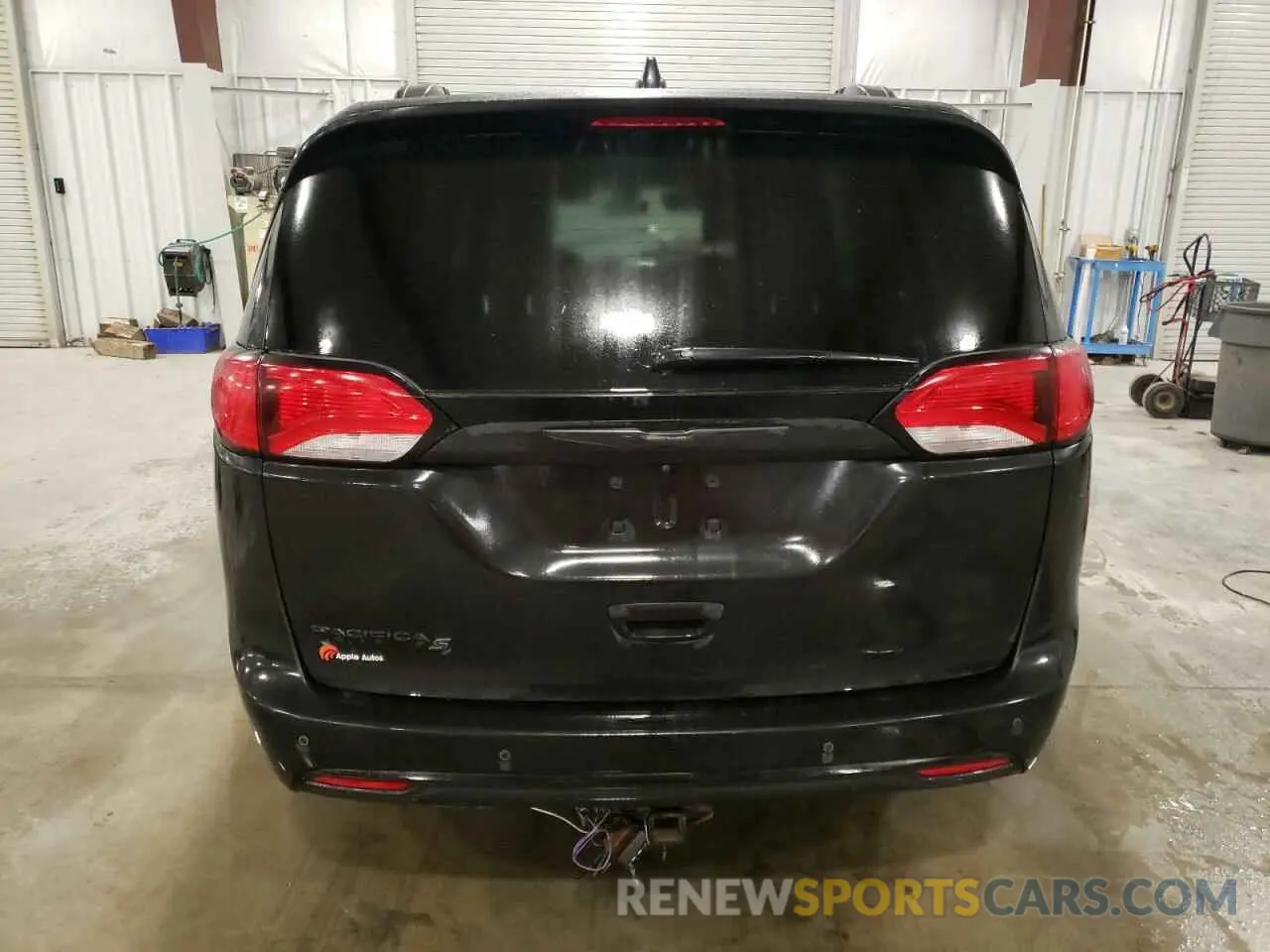 6 Photograph of a damaged car 2C4RC1BG5KR609236 CHRYSLER All Models 2019