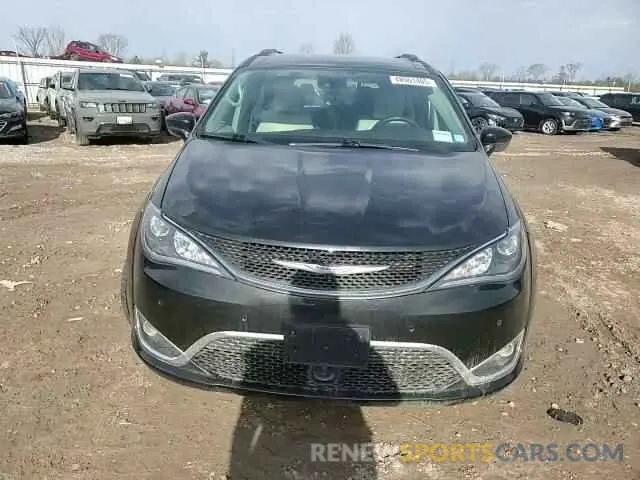11 Photograph of a damaged car 2C4RC1EG6KR506175 CHRYSLER All Models 2019