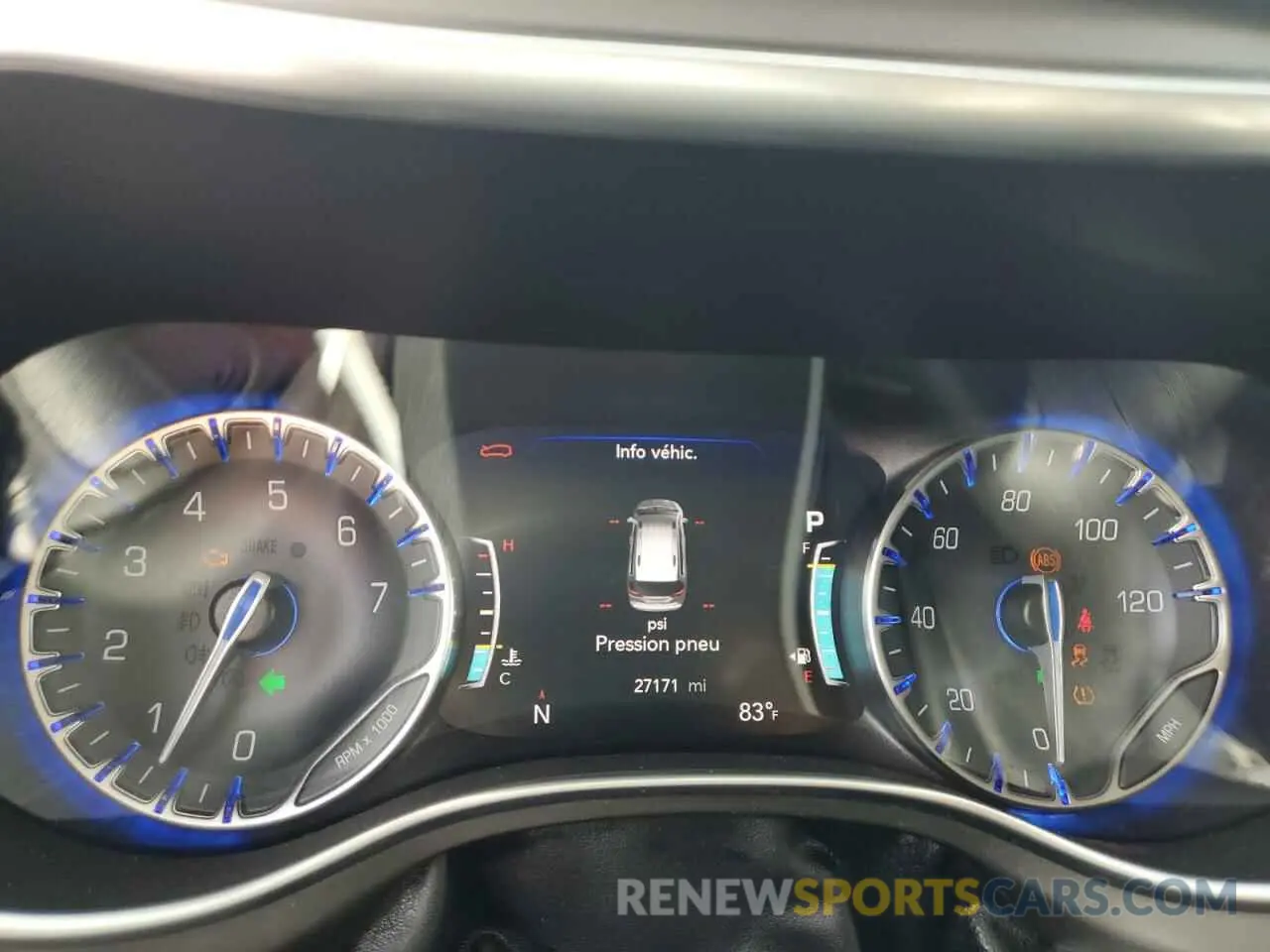 9 Photograph of a damaged car 2C4RC1GG8KR550661 CHRYSLER All Models 2019