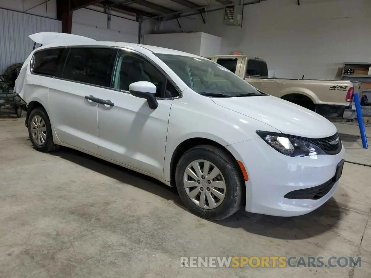 4 Photograph of a damaged car 2C4RC1AGXLR245463 CHRYSLER All Models 2020