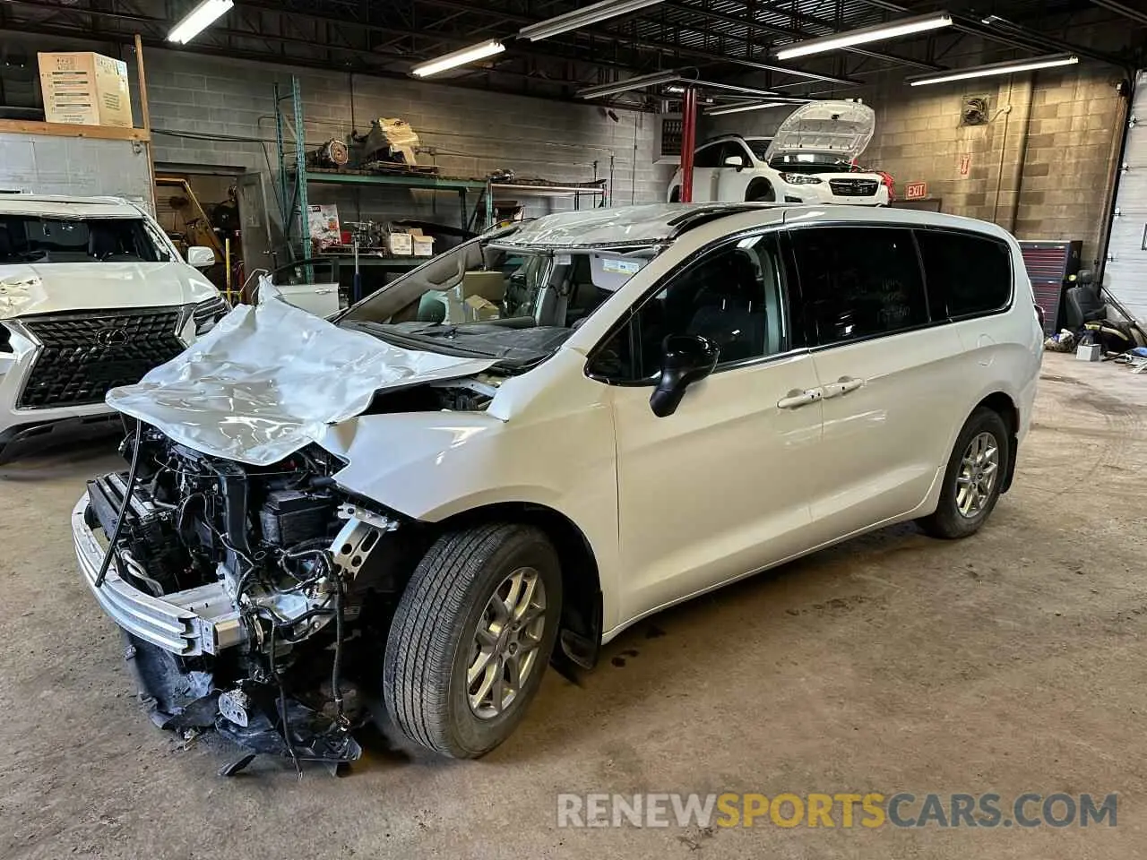 2 Photograph of a damaged car 2C4RC1ZG3RR142124 CHRYSLER GRAND CARA 2024