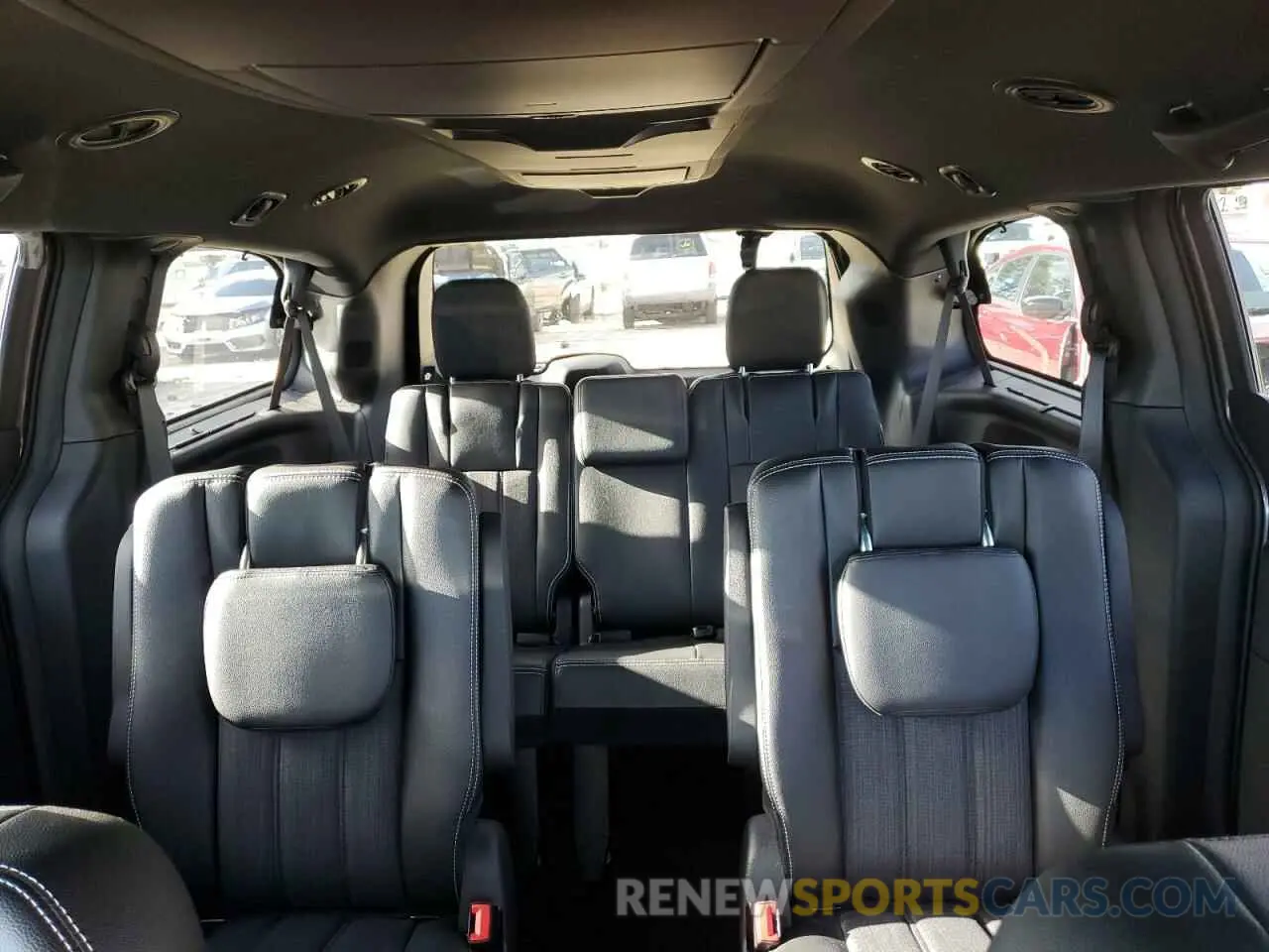 10 Photograph of a damaged car 2C4RC1HG0GR191165 CHRYSLER MINIVAN 2016
