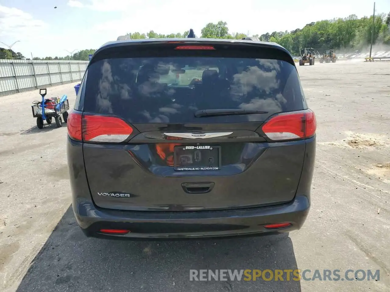 6 Photograph of a damaged car 2C4RC1DG0LR264549 CHRYSLER MINIVAN 2020