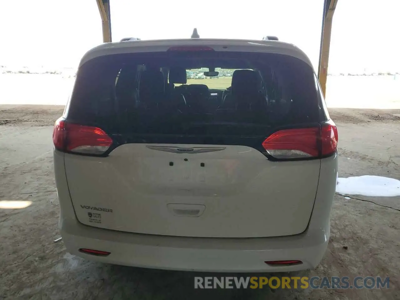 6 Photograph of a damaged car 2C4RC1DG0LR265538 CHRYSLER MINIVAN 2020