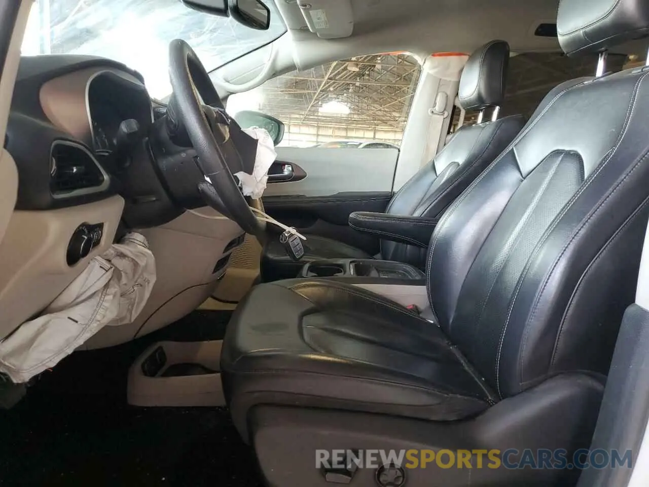 7 Photograph of a damaged car 2C4RC1DG0LR265538 CHRYSLER MINIVAN 2020