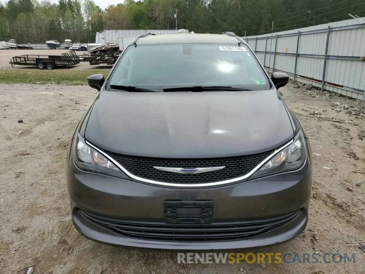5 Photograph of a damaged car 2C4RC1DG1LR256847 CHRYSLER MINIVAN 2020