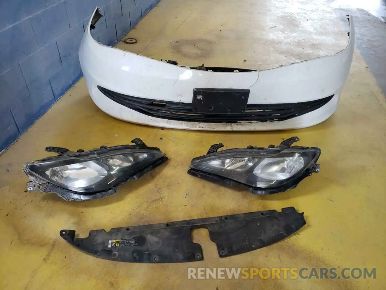13 Photograph of a damaged car 2C4RC1DG1LR268285 CHRYSLER MINIVAN 2020