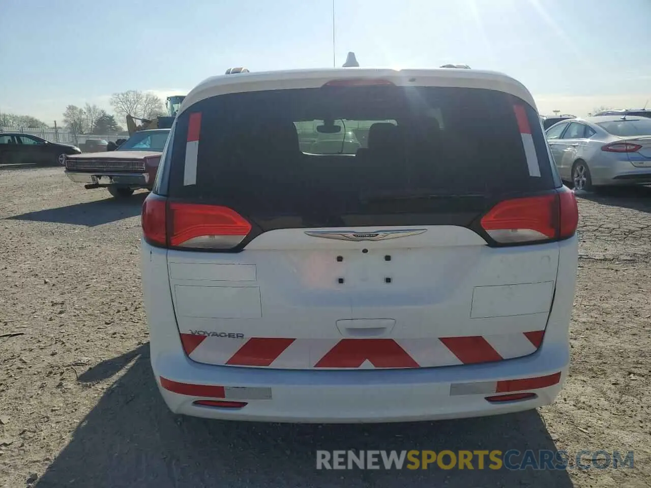 6 Photograph of a damaged car 2C4RC1DG1LR268285 CHRYSLER MINIVAN 2020