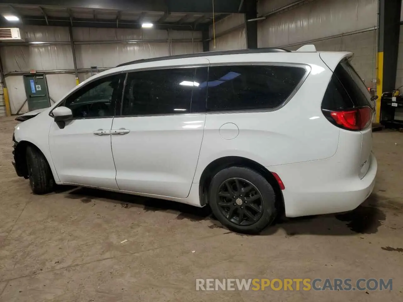 2 Photograph of a damaged car 2C4RC1DG2LR172519 CHRYSLER MINIVAN 2020