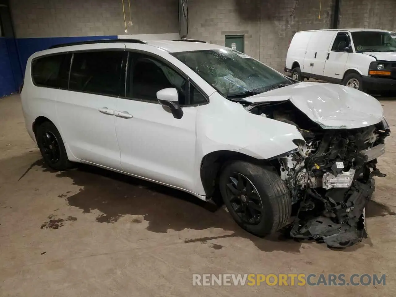 4 Photograph of a damaged car 2C4RC1DG2LR172519 CHRYSLER MINIVAN 2020