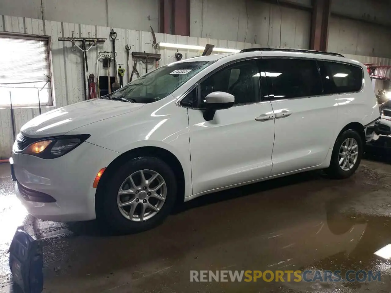 1 Photograph of a damaged car 2C4RC1DG3LR164087 CHRYSLER MINIVAN 2020