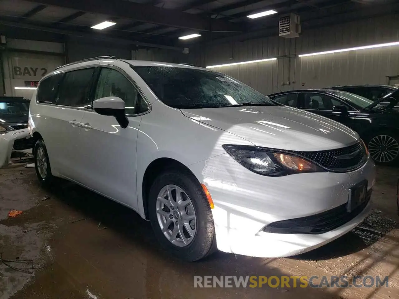 4 Photograph of a damaged car 2C4RC1DG3LR164087 CHRYSLER MINIVAN 2020
