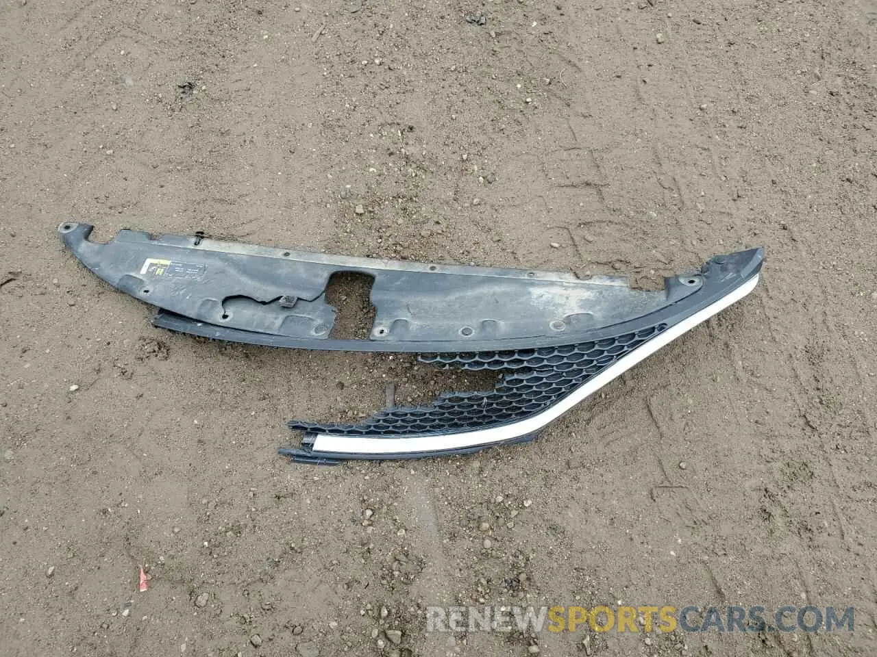 13 Photograph of a damaged car 2C4RC1DG4LR163255 CHRYSLER MINIVAN 2020