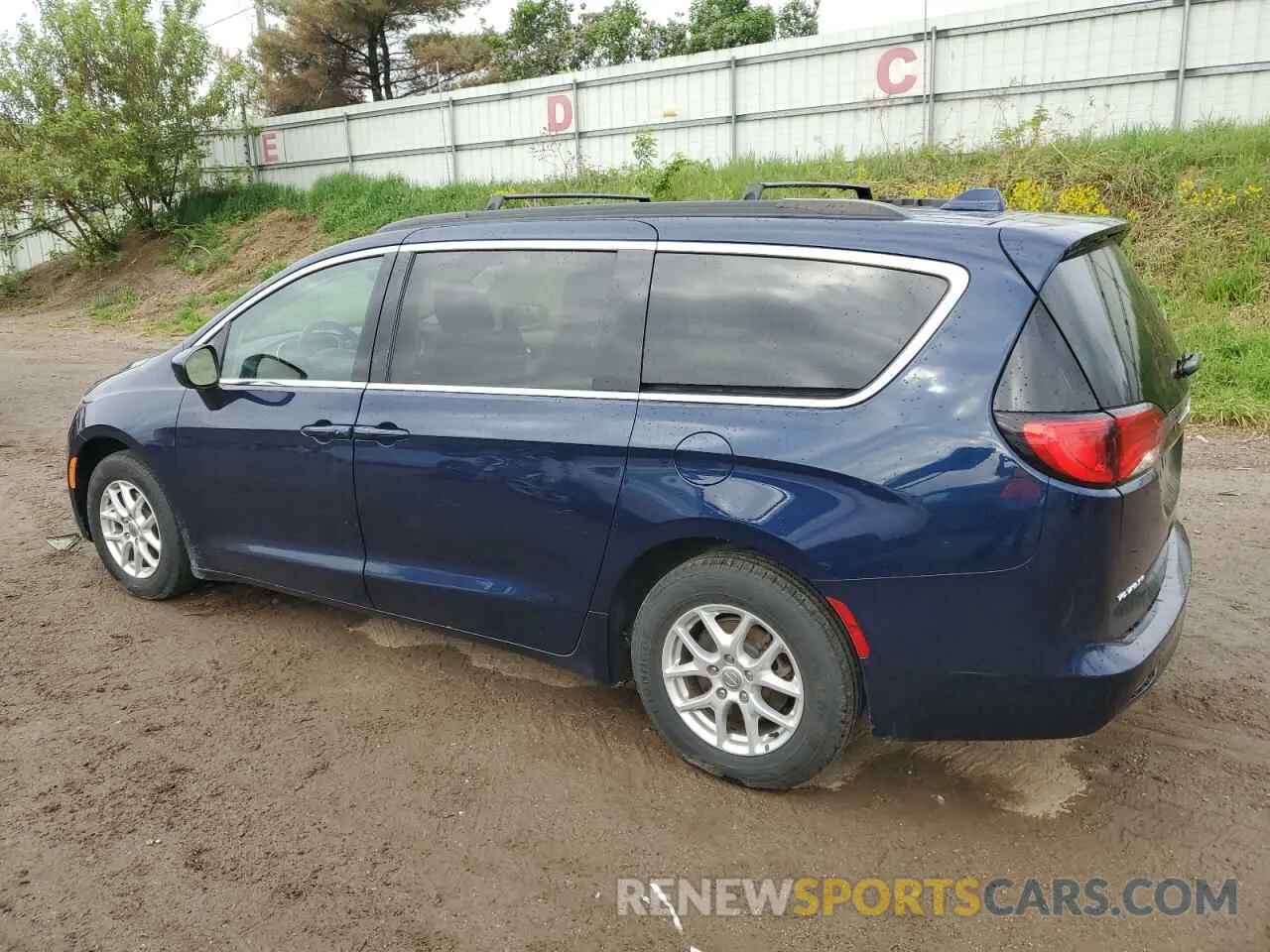 2 Photograph of a damaged car 2C4RC1DG4LR163255 CHRYSLER MINIVAN 2020