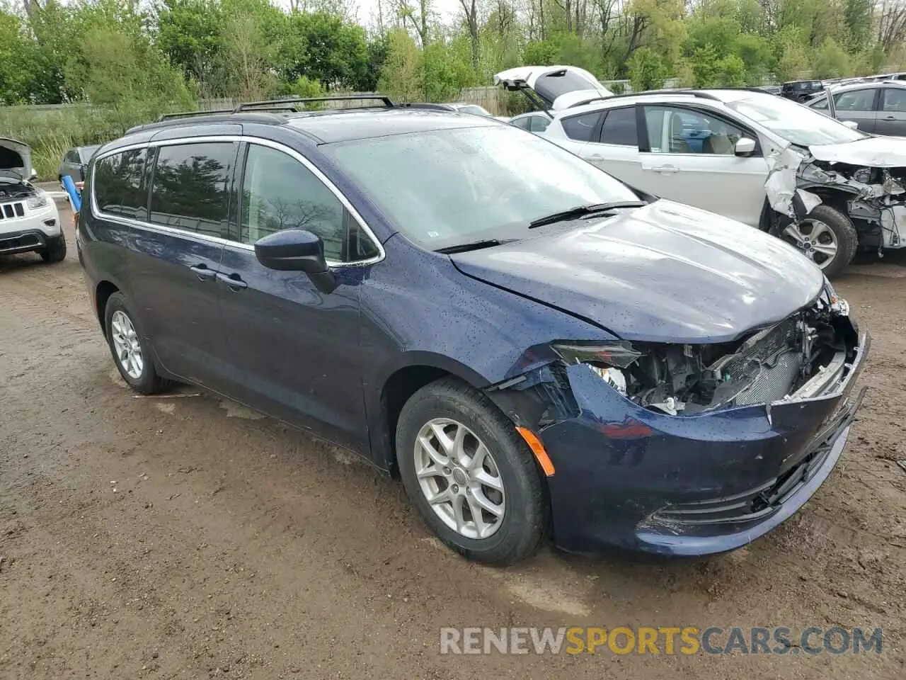 4 Photograph of a damaged car 2C4RC1DG4LR163255 CHRYSLER MINIVAN 2020