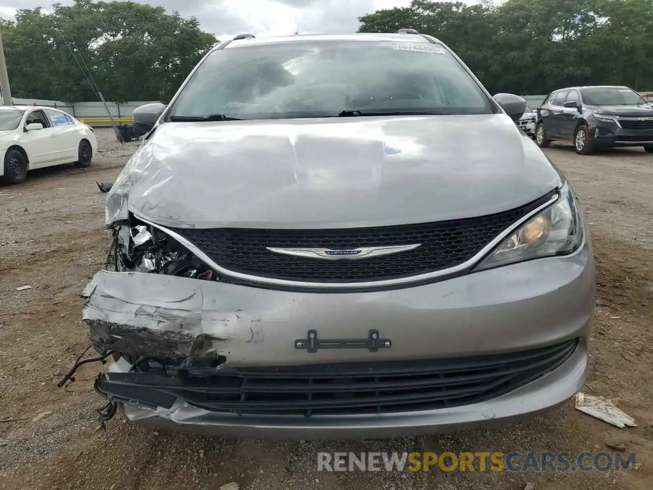 5 Photograph of a damaged car 2C4RC1DG6LR176444 CHRYSLER MINIVAN 2020