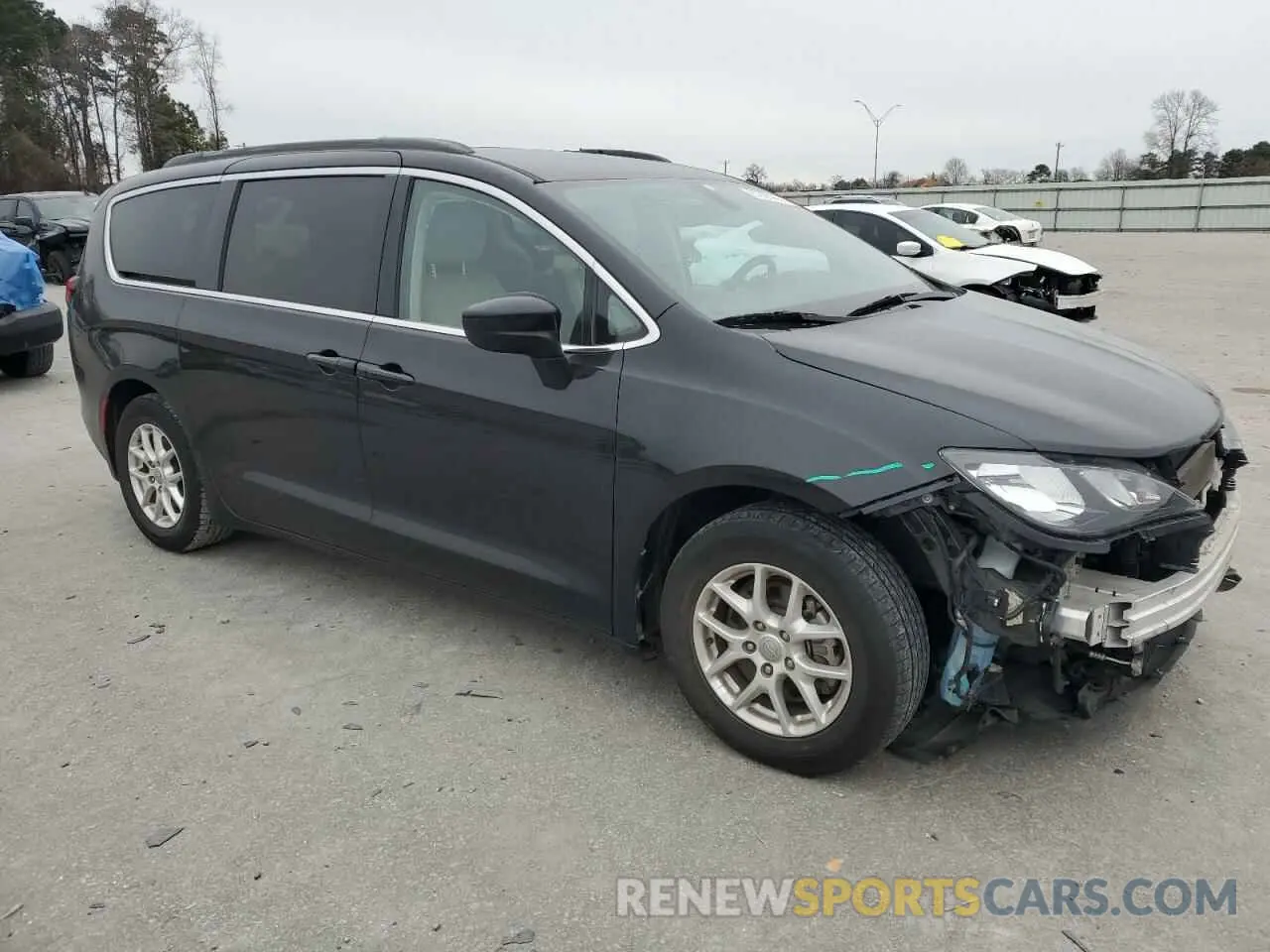 4 Photograph of a damaged car 2C4RC1DG6LR283297 CHRYSLER MINIVAN 2020