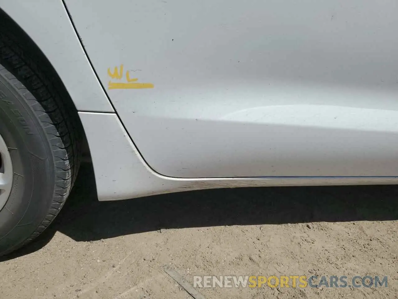 13 Photograph of a damaged car 2C4RC1DG8LR156664 CHRYSLER MINIVAN 2020
