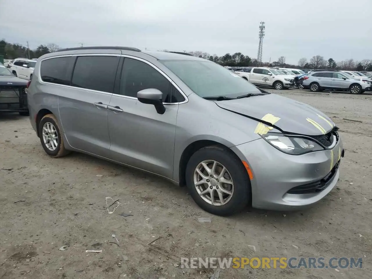 4 Photograph of a damaged car 2C4RC1DG8LR262662 CHRYSLER MINIVAN 2020