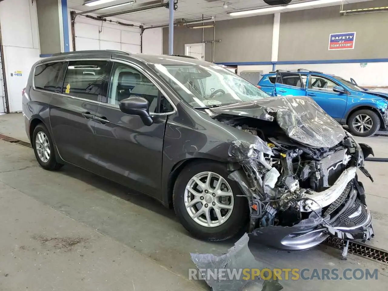 4 Photograph of a damaged car 2C4RC1DG9LR157063 CHRYSLER MINIVAN 2020