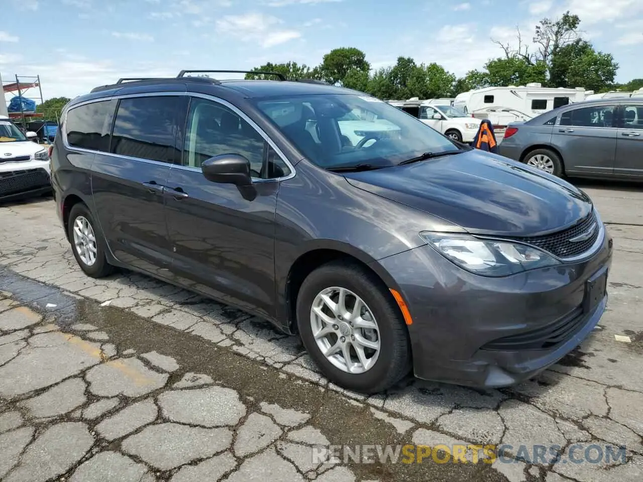 4 Photograph of a damaged car 2C4RC1DG9LR157824 CHRYSLER MINIVAN 2020