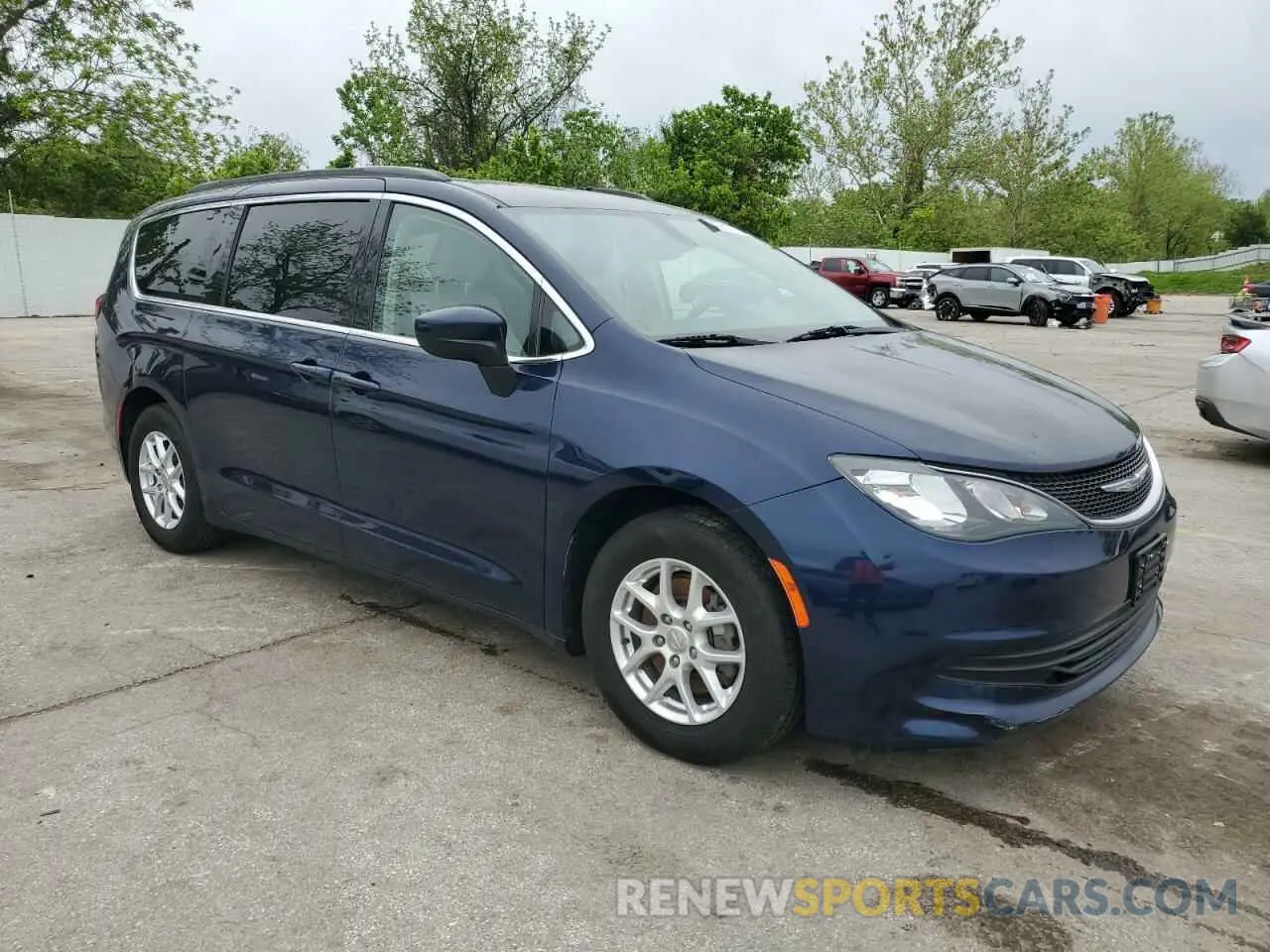 4 Photograph of a damaged car 2C4RC1DG9LR172114 CHRYSLER MINIVAN 2020