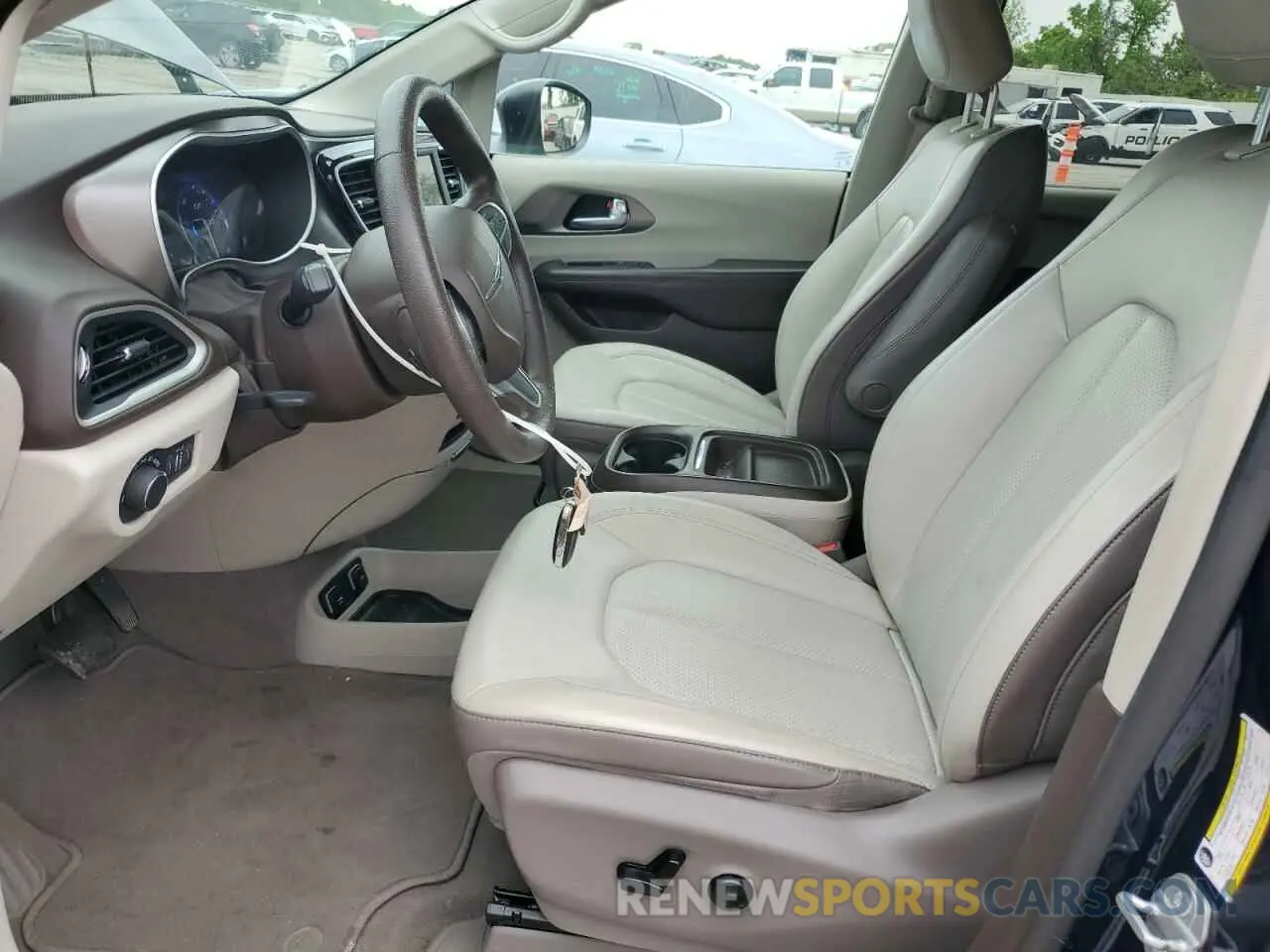 7 Photograph of a damaged car 2C4RC1DG9LR172114 CHRYSLER MINIVAN 2020