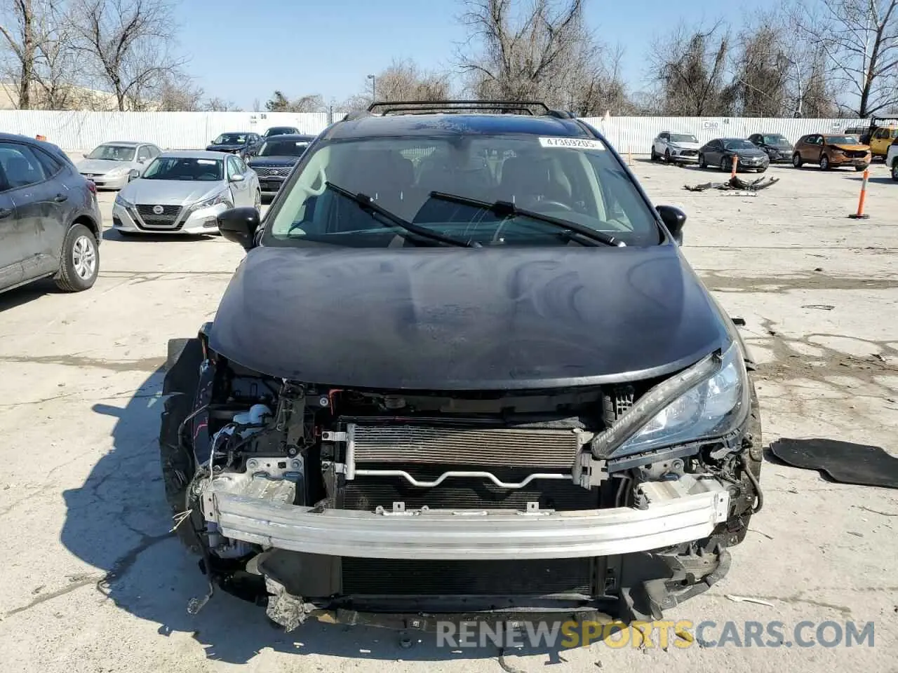 5 Photograph of a damaged car 2C4RC1DG9LR264839 CHRYSLER MINIVAN 2020