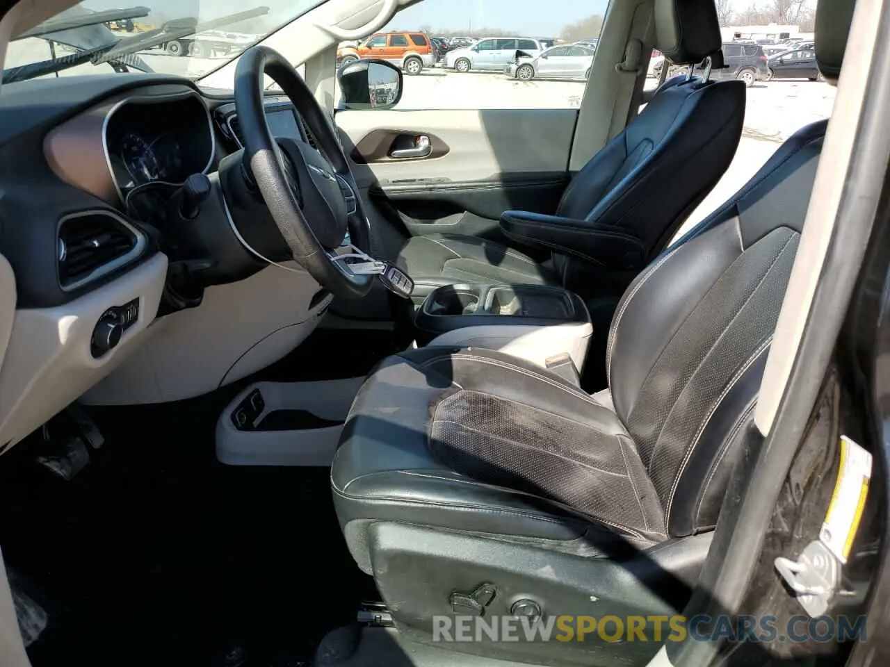 7 Photograph of a damaged car 2C4RC1DG9LR264839 CHRYSLER MINIVAN 2020