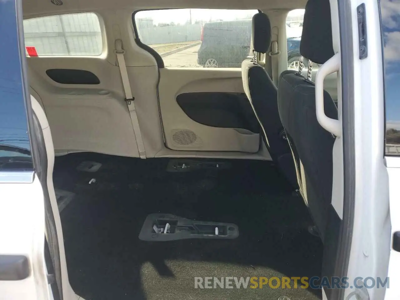 11 Photograph of a damaged car 2C4RC1AG2MR552403 CHRYSLER MINIVAN 2021